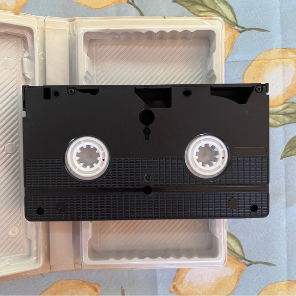 Disney’s The Lion King VHS tape - Picture 2 of 5